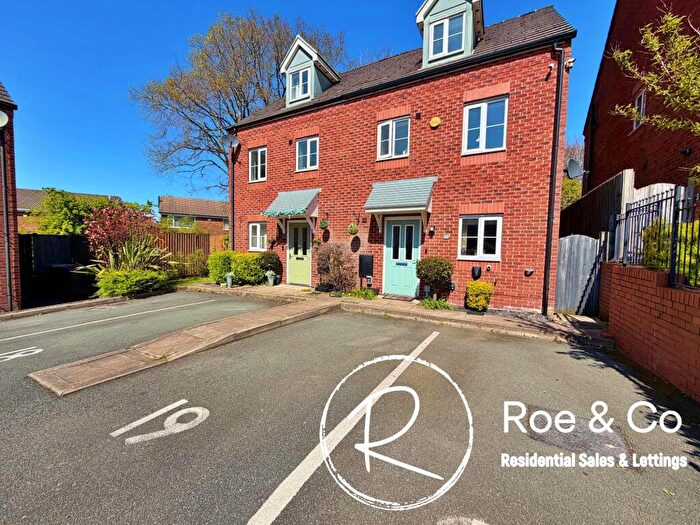 3 Bedroom Semi-Detached House For Sale In Silver Birch Close, Lostock, BL6