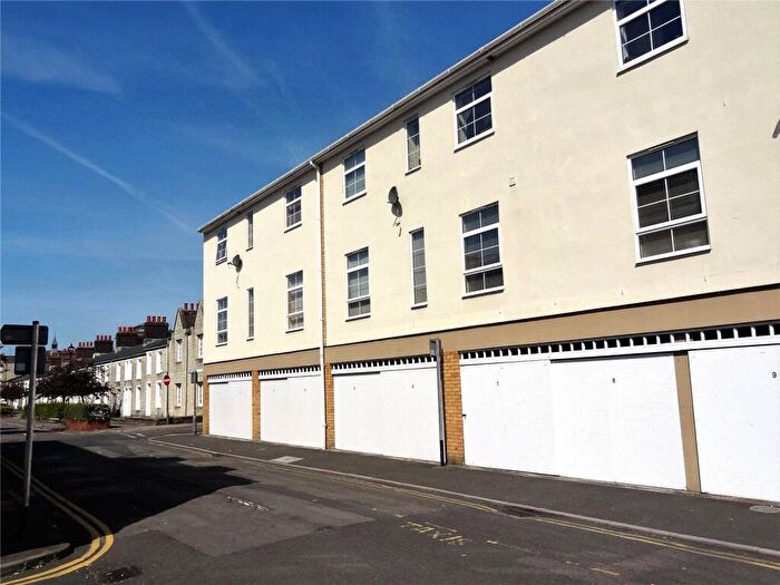 1 Bedroom Apartment For Sale In Holbrook Way, Swindon, Wiltshire, SN1