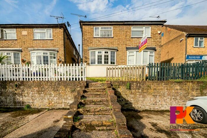 3 Bedroom Semi-Detached House To Rent In Boundary Road, Loudwater, HP10