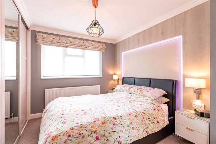 4 Bedroom Detached House For Sale In Speen Place, Speen, Newbury, Berkshire, RG14