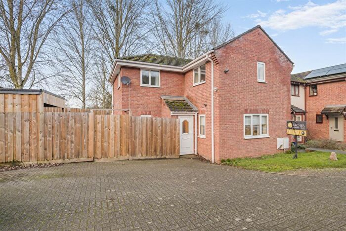 3 Bedroom Semi-Detached House For Sale In Wyefield Court, Monmouth, NP25