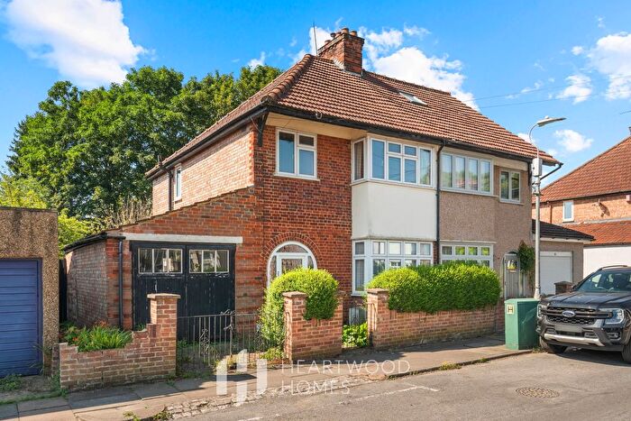 3 Bedroom Semi-Detached House For Sale In Wynchlands Crescent, St. Albans, AL4