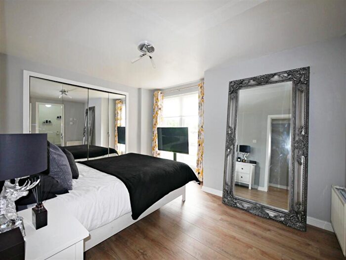 2 Bedroom Flat To Rent In Bathlin Crescent, Moodiesburn, Glasgow, G69
