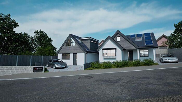 2 Bedroom Chalet For Sale In High Howe Lane, Bearwood, BH11