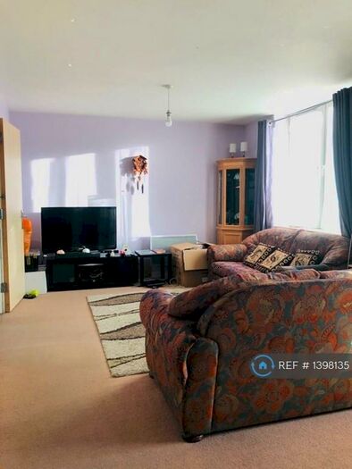 2 Bedroom Flat To Rent In Sanford Street, Swindon, SN1