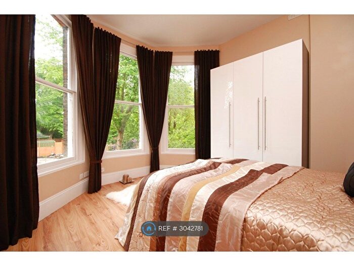 3 Bedroom Flat To Rent In Christchurch Avenue, London, NW6