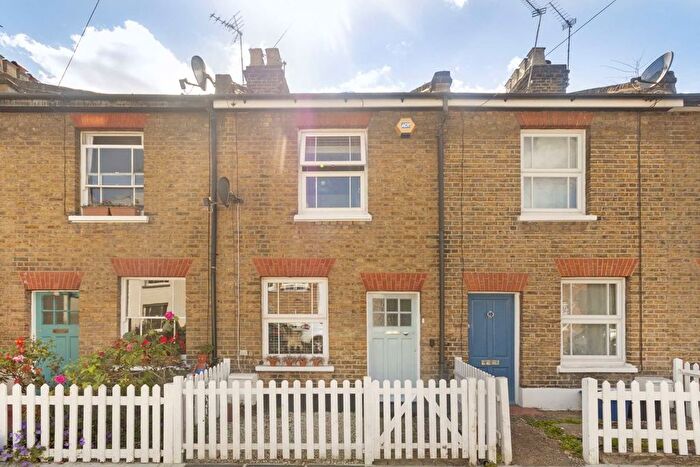 2 Bedroom Terraced House To Rent In Chestnut Road, Twickenham, TW2