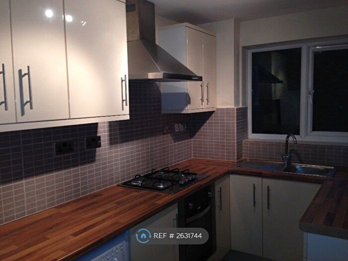 1 Bedroom Flat To Rent In Silver Birch Close, London, N11