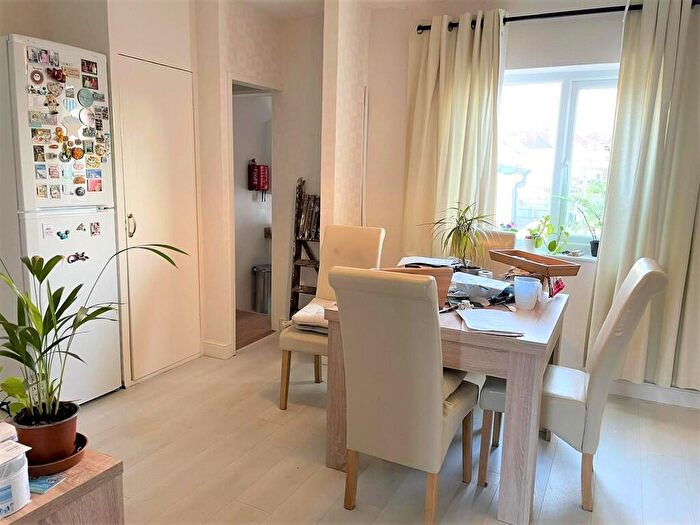 2 Bedroom Apartment To Rent In Southmead Road, Bristol, BS10