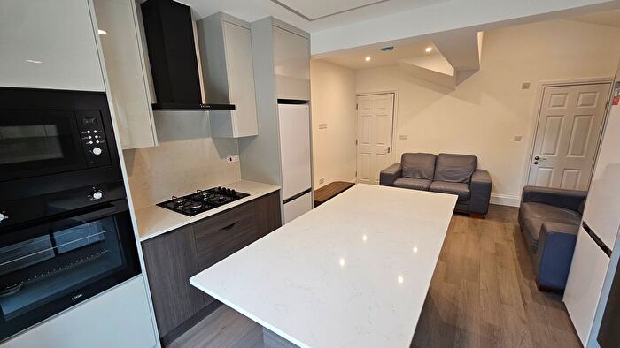 7 Bedroom Terraced House To Rent In St. Peters Road, Reading, RG6