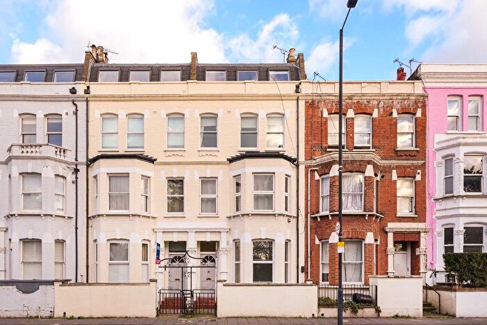 2 Bedroom Flat To Rent In Fulham Palace Road, London, SW6