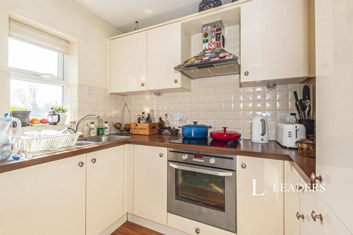 2 Bedroom Apartment To Rent In Holmesdale Road, Reigate, RH2