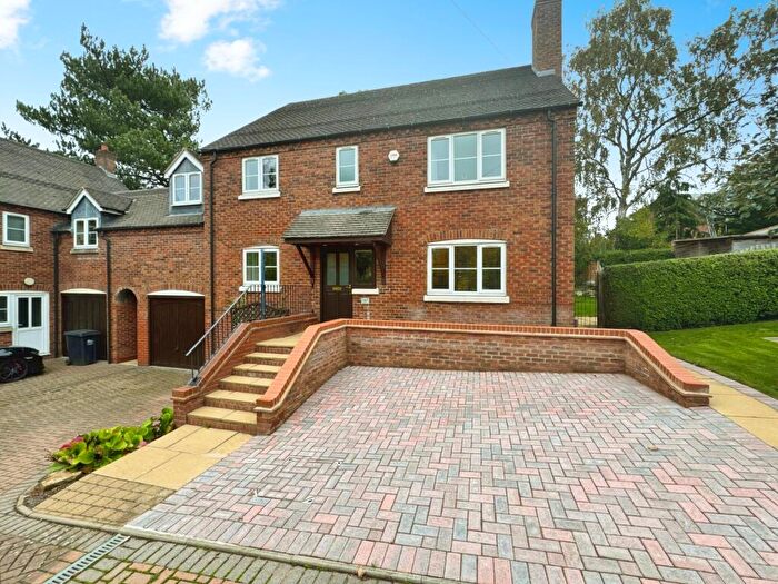 4 Bedroom Detached House For Sale In Newton Road, Burton-on-Trent, DE15
