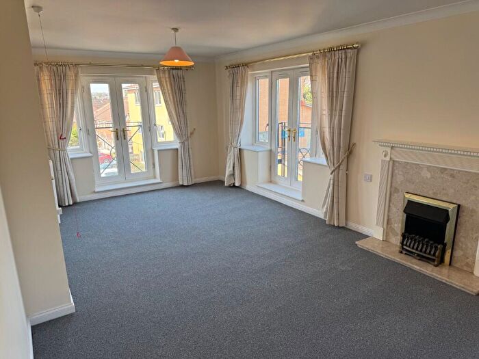 2 Bedroom Flat For Sale In Deercote Court, Glen Luce, Turners Hill, Cheshunt, Herts, EN8