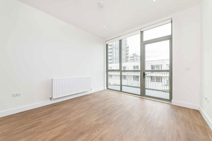 2 Bedroom Flat To Rent In Green Street, North Acton, NW10