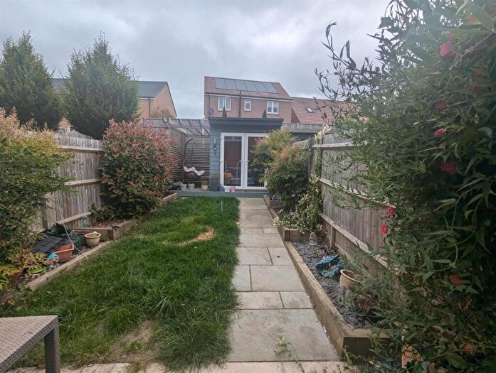 2 Bedroom Semi-Detached House For Sale In Edwards Drive, Fair Oak, SO50