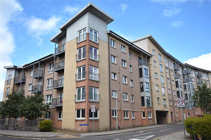 2 Bedroom Flat To Rent In Bothwell Road, City Centre, Aberdeen, AB24