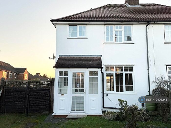 3 Bedroom Semi-Detached House To Rent In Radlett Road, Frogmore, St. Albans, AL2