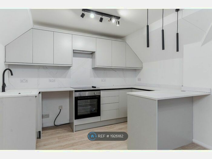 2 Bedroom Flat To Rent In Eastcheap, Letchworth Garden City, SG6