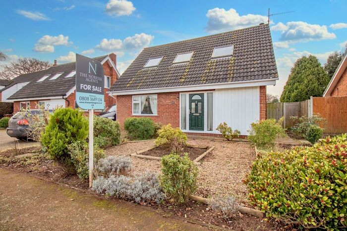 3 Bedroom Detached Bungalow For Sale In The Grove, King's Lynn, PE32