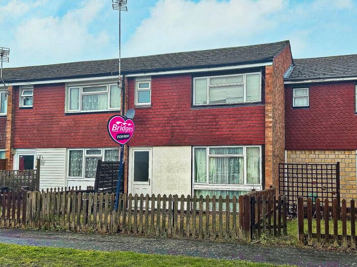 3 Bedroom Terraced House To Rent In Worcester Close, Farnborough, GU14