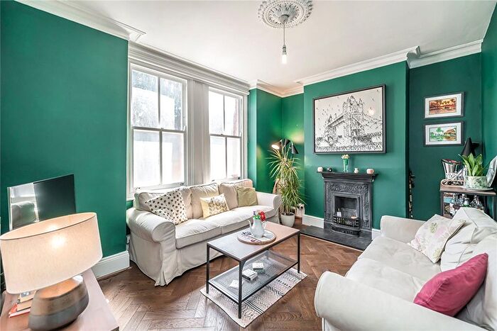 2 Bedroom Maisonette To Rent In Gambetta Street, Clapham, SW8