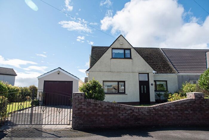 3 Bedroom Semi-Detached House For Sale In Highlands Road, Beaufort, NP23