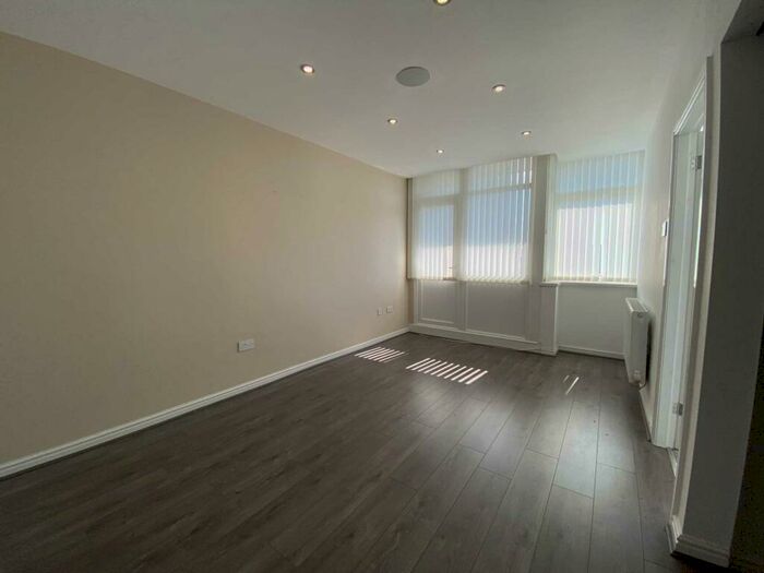 2 Bedroom Apartment To Rent In Westway, Liverpool, L31