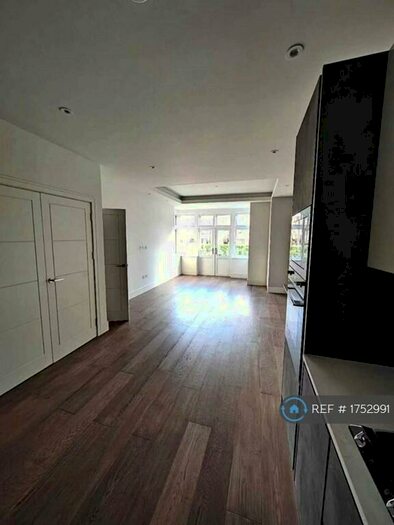 2 Bedroom Flat To Rent In Brighton Road, Purley, CR8