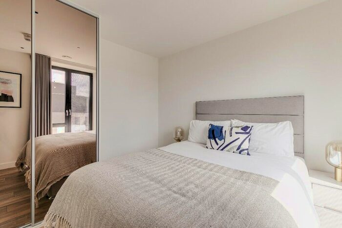 1 Bedroom Flat To Rent In Three Colts Lane, London, E2