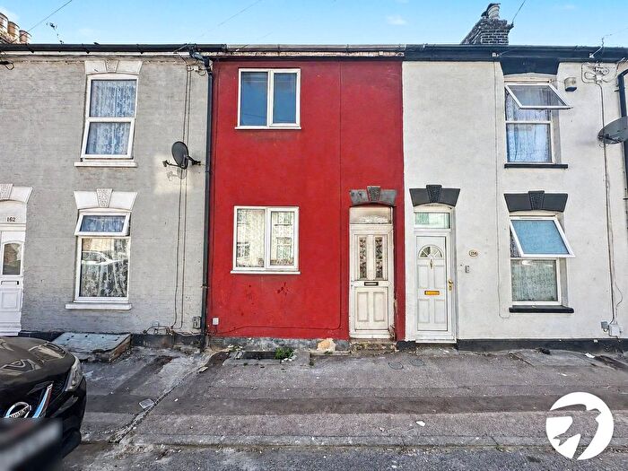 3 Bedroom Terraced House For Sale In Thorold Road, Chatham, Kent, ME5
