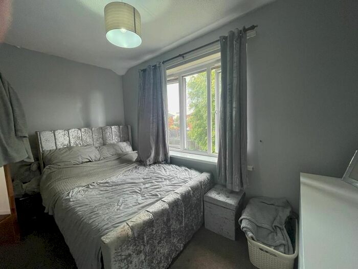 1 Bedroom Flat To Rent In Cornus Gardens, Leeds, LS10