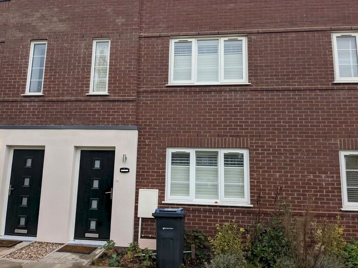 2 Bedroom Property To Rent In Petersfield Road, Hall Green, Birmingham, B28