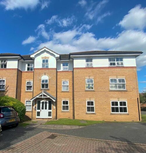 2 Bedroom Flat To Rent In Hatfield Close, Off Moore Way, Belmont Heights, Surrey, SM2