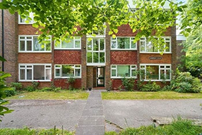 2 Bedroom Flat For Sale In Angell Road, London, SW9