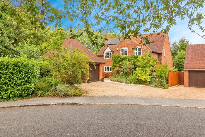 4 Bedroom Detached House For Sale In Dudley Hill, Shenley Church End, Milton Keynes, Buckinghamshire, MK5
