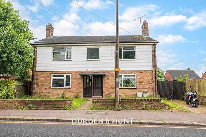 1 Bedroom Flat To Rent In Albert Road, Buckhurst Hill, IG9