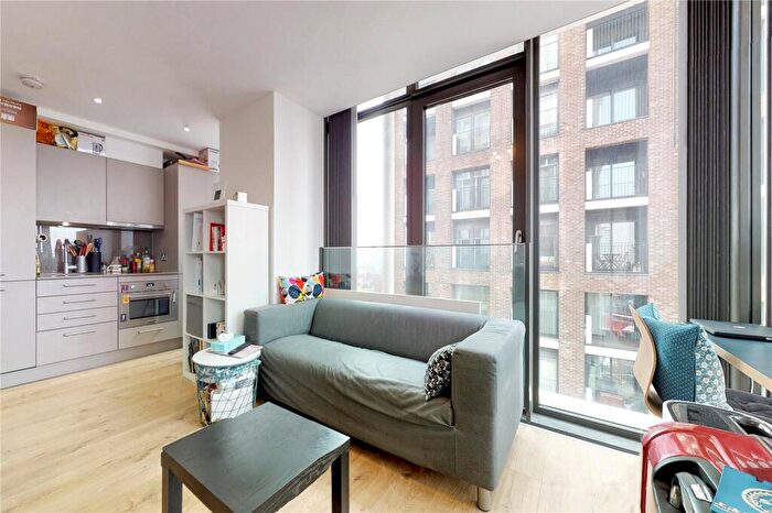 Studio To Rent In Great Eastern Road, London, E15