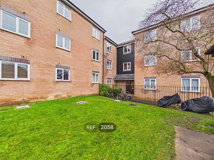 2 Bedroom Flat To Rent In Flanders Field, Colchester, CO2