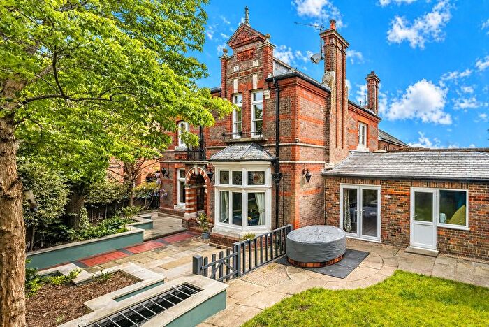 4 Bedroom Detached House For Sale In Broad Street, Old Town Borders, Hemel Hempstead, Hertfordshire, HP2