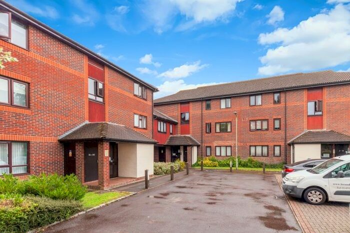 1 Bedroom Flat To Rent In Linacre Close, Didcot, OX11