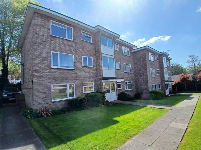 2 Bedroom Flat For Sale In Simon Close, Attleborough, Nuneaton, CV11