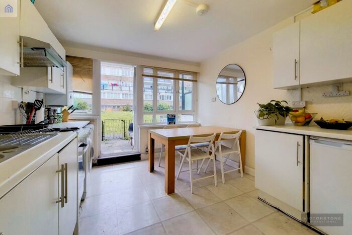 3 Bedroom Maisonette To Rent In Clark Street, Stepney Green, London, E1