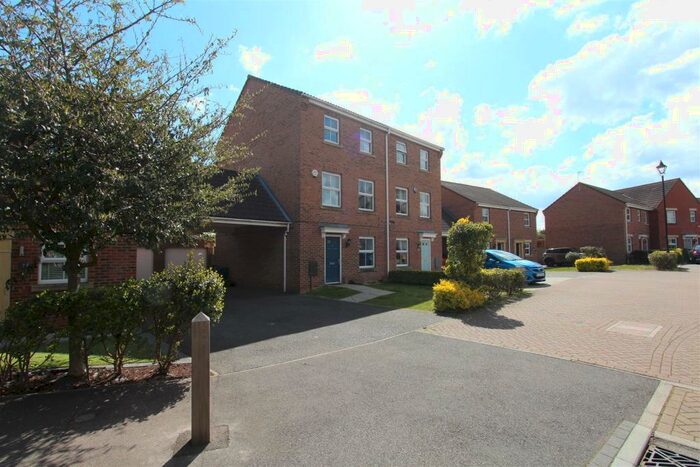 4 Bedroom Town House To Rent In Amethyst DriveSittingbourneKent, ME10