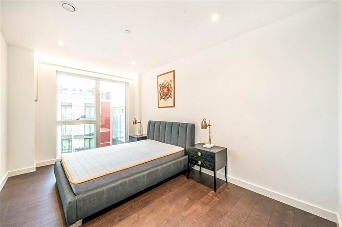 2 Bedroom Apartment To Rent In Malthouse Road, London, SW11