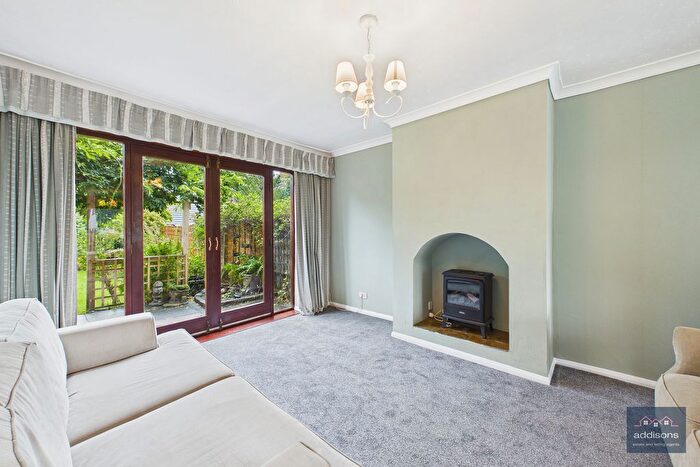 3 Bedroom Semi-detached House For Sale In Byron Close, Orrell, Wigan, WN5