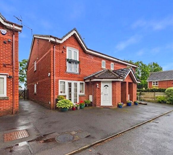 2 Bedroom Apartment For Sale In Old Manor Park, Atherton, M46
