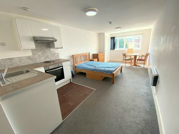 Studio To Rent In Lake Road, Portsmouth, PO1