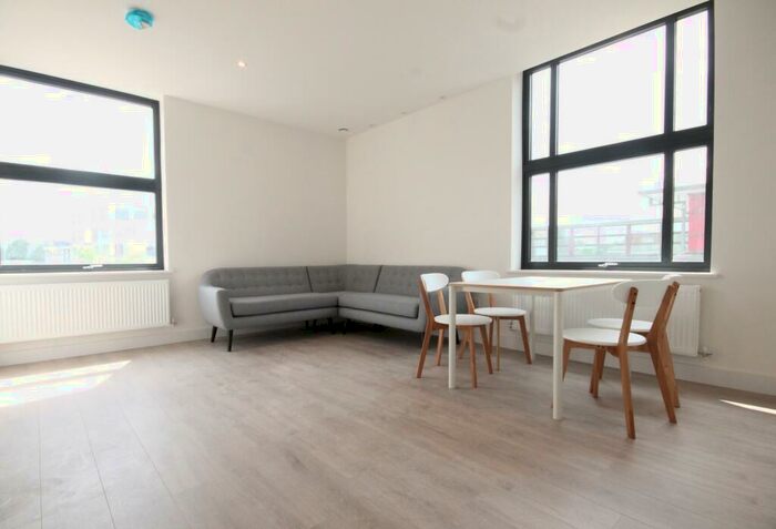 1 Bedroom Flat To Rent In Cambridge House, Mayes Road, Haringay, N22