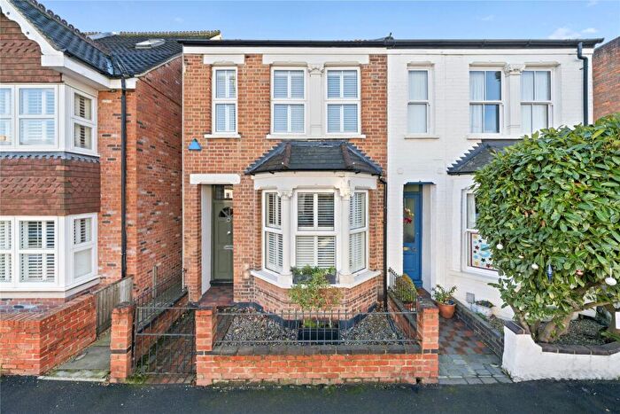 4 Bedroom Semi Detached House For Sale In Elmgrove Road, Weybridge, KT13